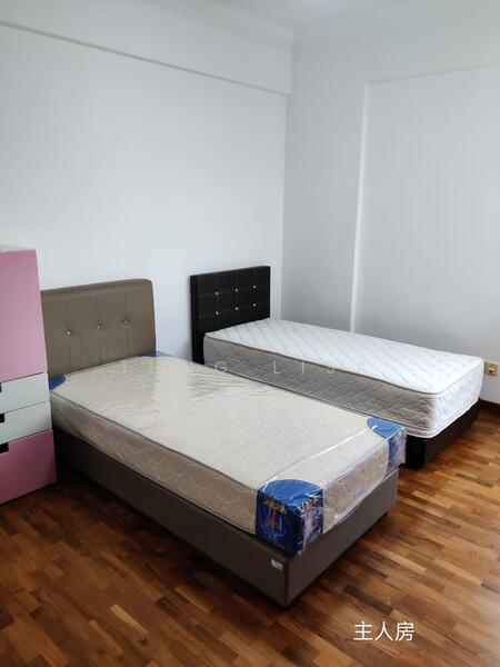 8 Boon Lay Drive photo 4