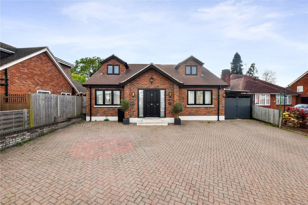 4 bed bungalow for saleBrackendene, Dartford, Kent DA2