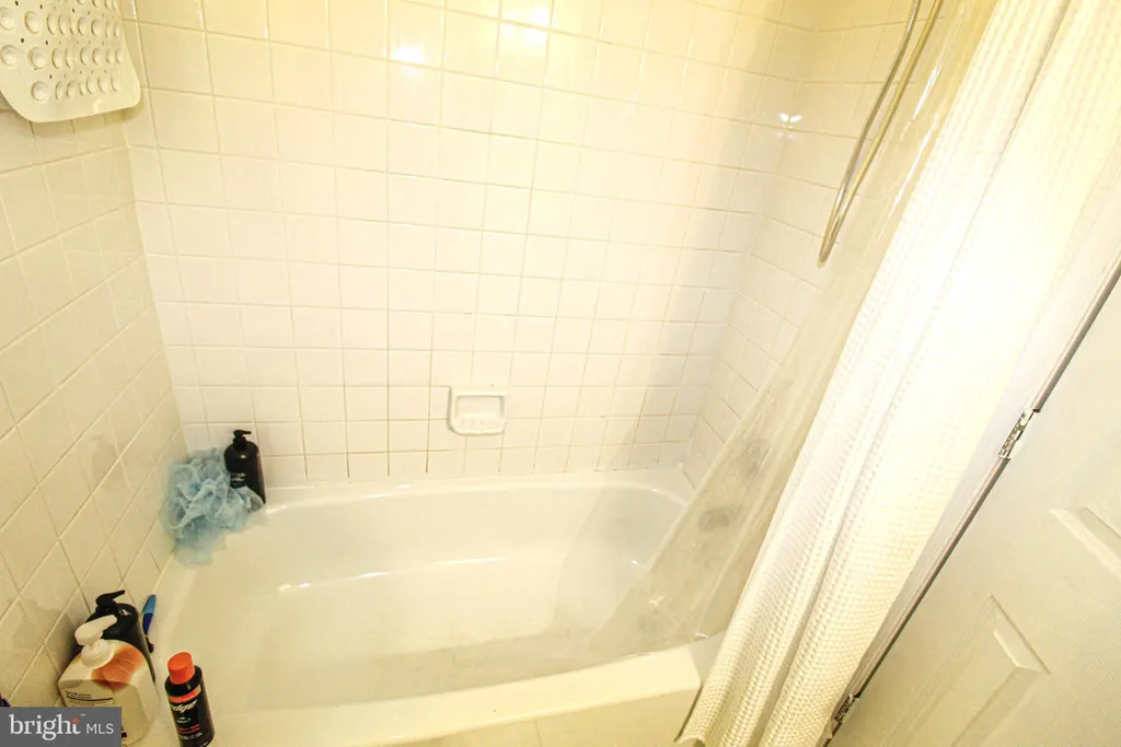 19941 Appledowre Circle Unit 102, Germantown, MD 20876