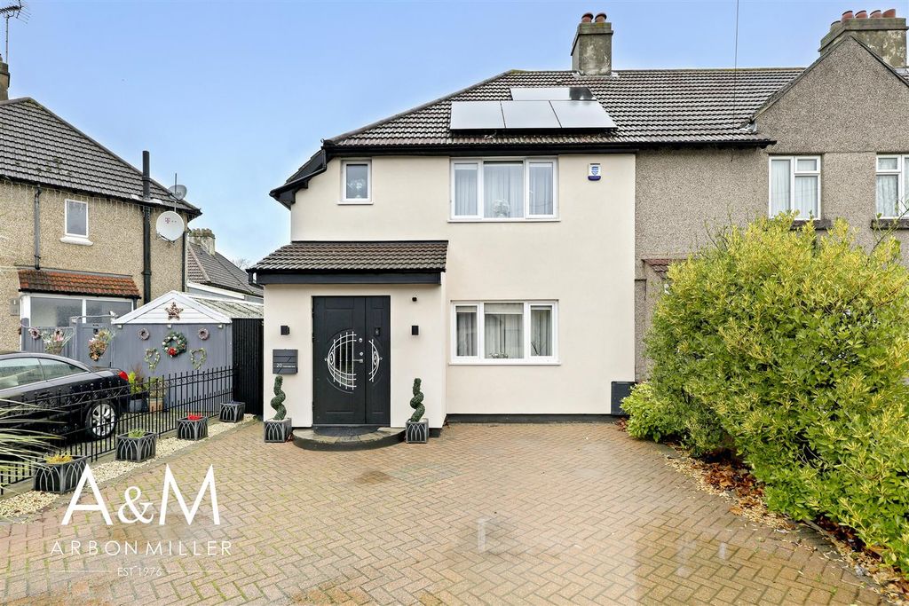 Additional image 25 of 3 bed property for saleMarsh Green Road, Dagenham RM10