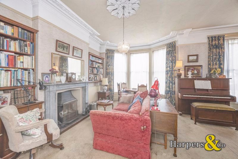 Additional image 2 of 4 bed detached house for saleStation Road, Dartford DA1