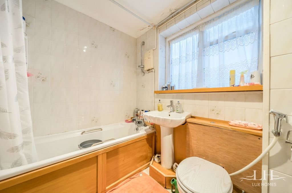 Additional image 20 of 3 bed detached house for saleAldborough Road, Dagenham RM10