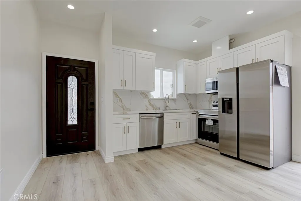 20502 Lull St., Winnetka, CA 91306 photo 3