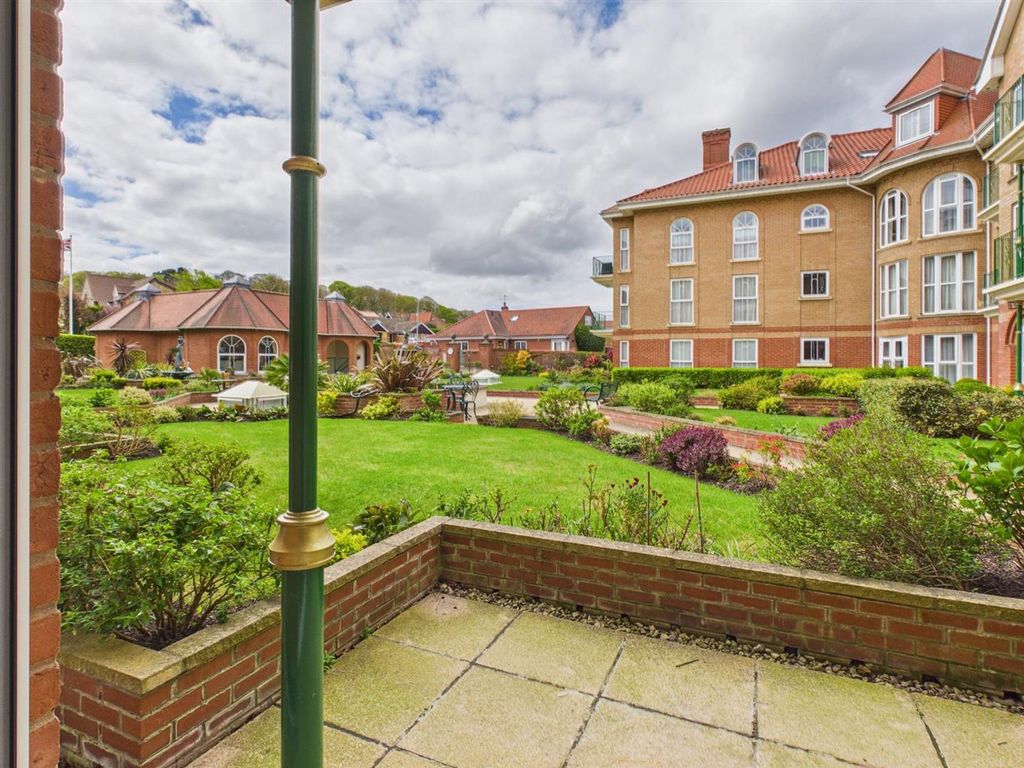 2 bed flat for saleColne Road, Cromer NR27