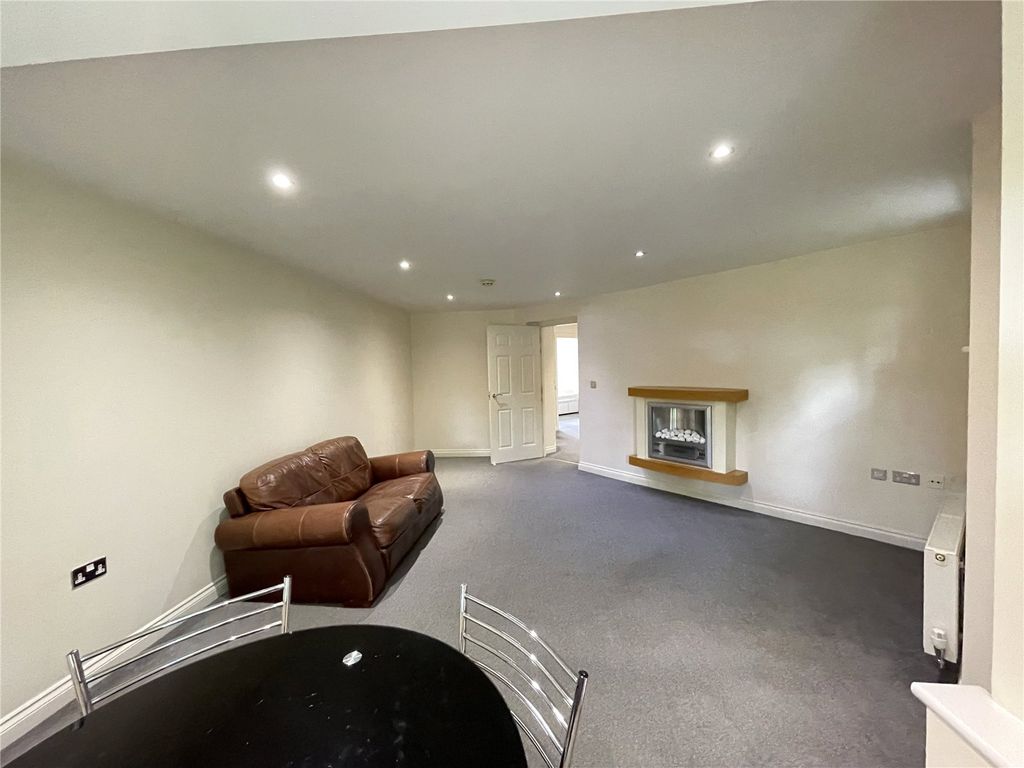 2 bed flat for saleBoste Crescent, Durham DH1 photo 3