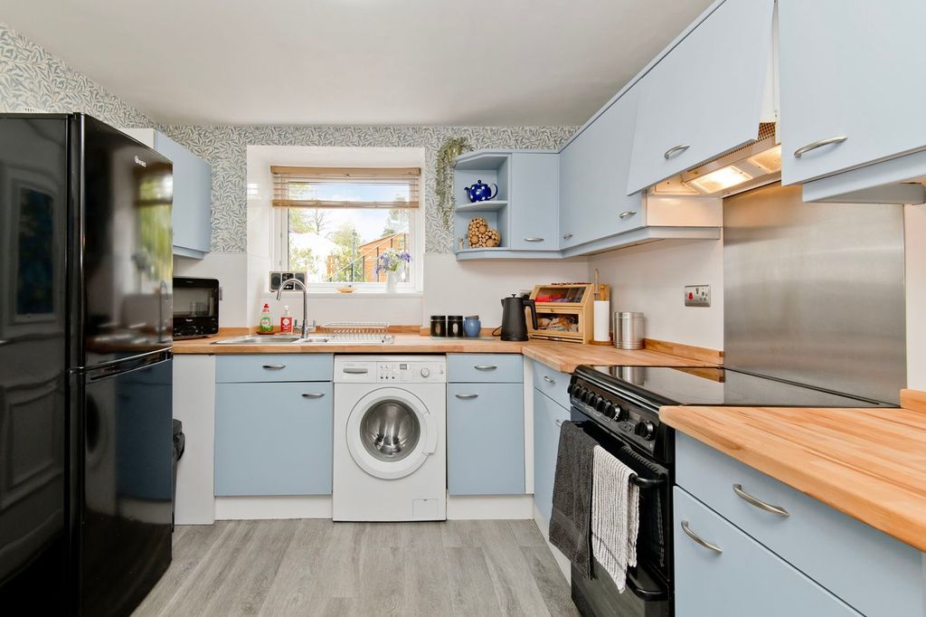 Additional image 4 of 2 bed flat for saleBalgarvie Road, Cupar KY15
