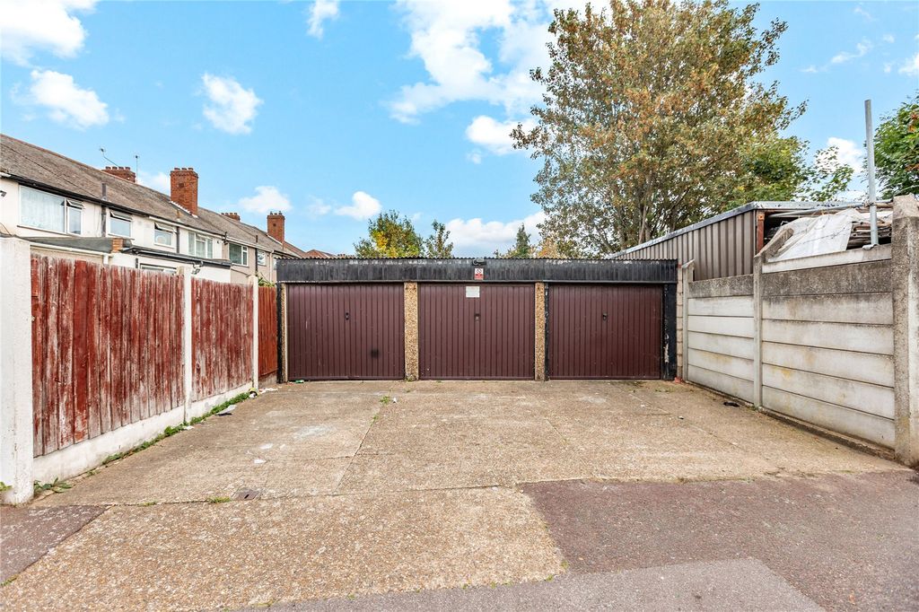 Additional image 25 of 5 bed end terrace house for saleSecond Avenue, Dagenham RM10