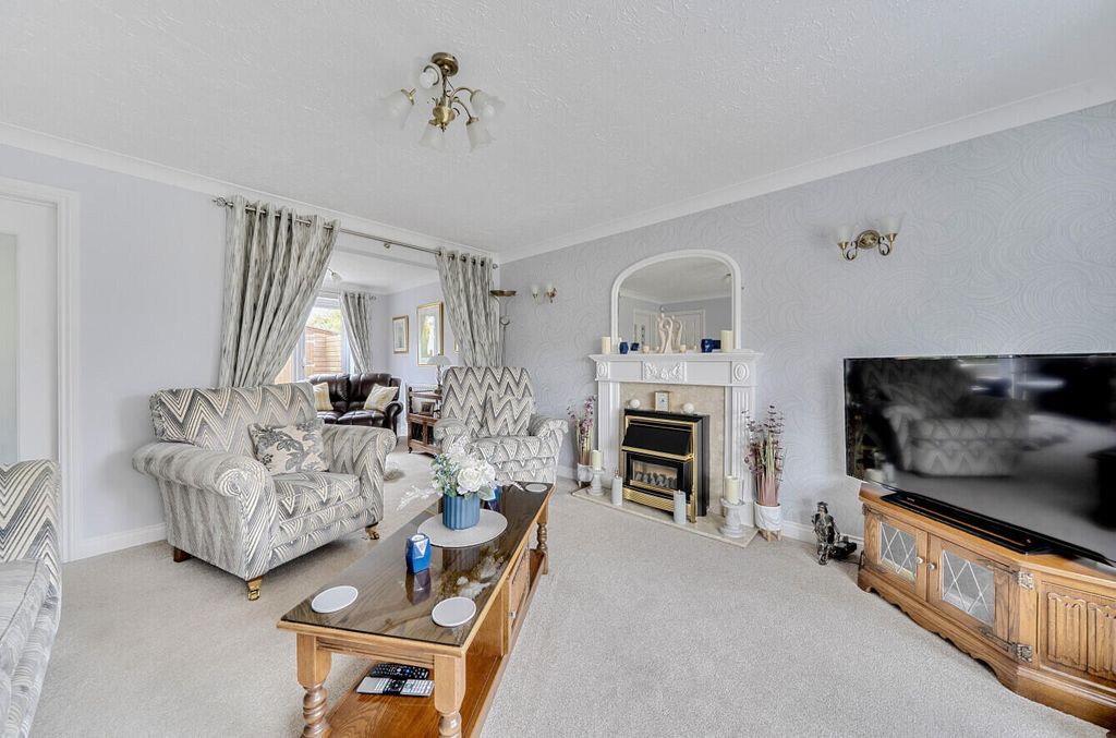 4 bed detached house for saleLancaster Close, Cullompton, Devon EX15 photo 3