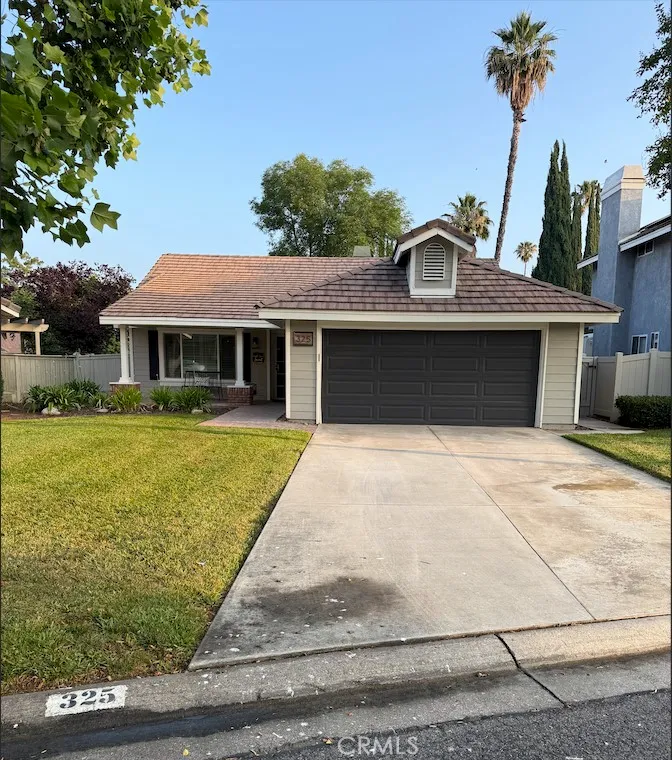 325 Van Ness Ln, Redlands, CA 92374