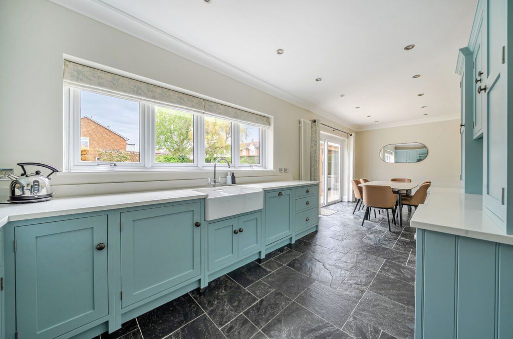 Additional image 14 of 7 bed detached house for saleShepherds Lane, Dartford DA1