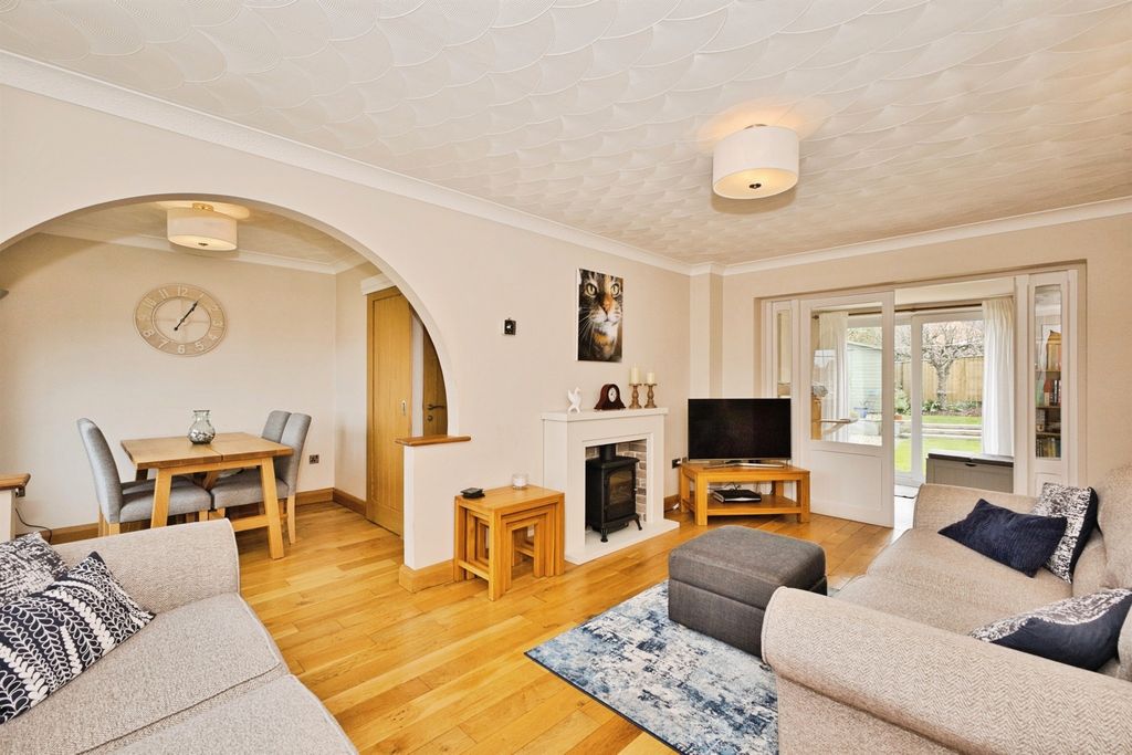 Additional image 2 of 3 bed detached house for saleLaburnum Crescent, Crewkerne TA18