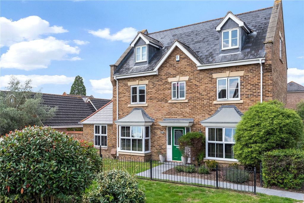5 bed detached house for salePinewood Place, Bexley Park, Kent DA2