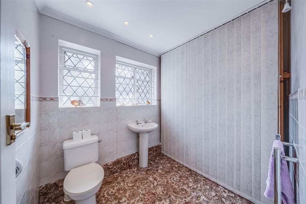 Additional image 16 of 3 bed detached bungalow for saleOakfield Lane, Dartford DA2
