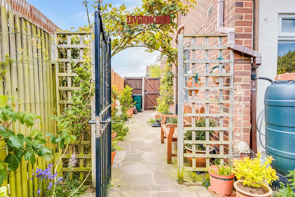 Additional image 24 of 3 bed semi-detached house for saleTredegar Road, Dartford DA2