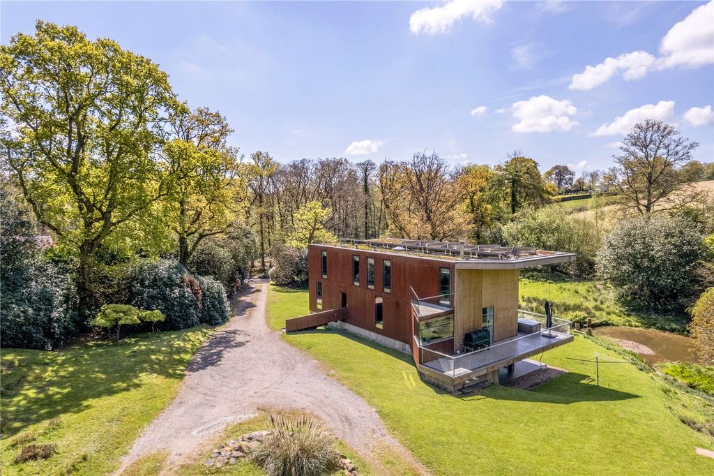 5 bed detached house for saleRedbridge Lane, Crowborough, East Sussex TN6