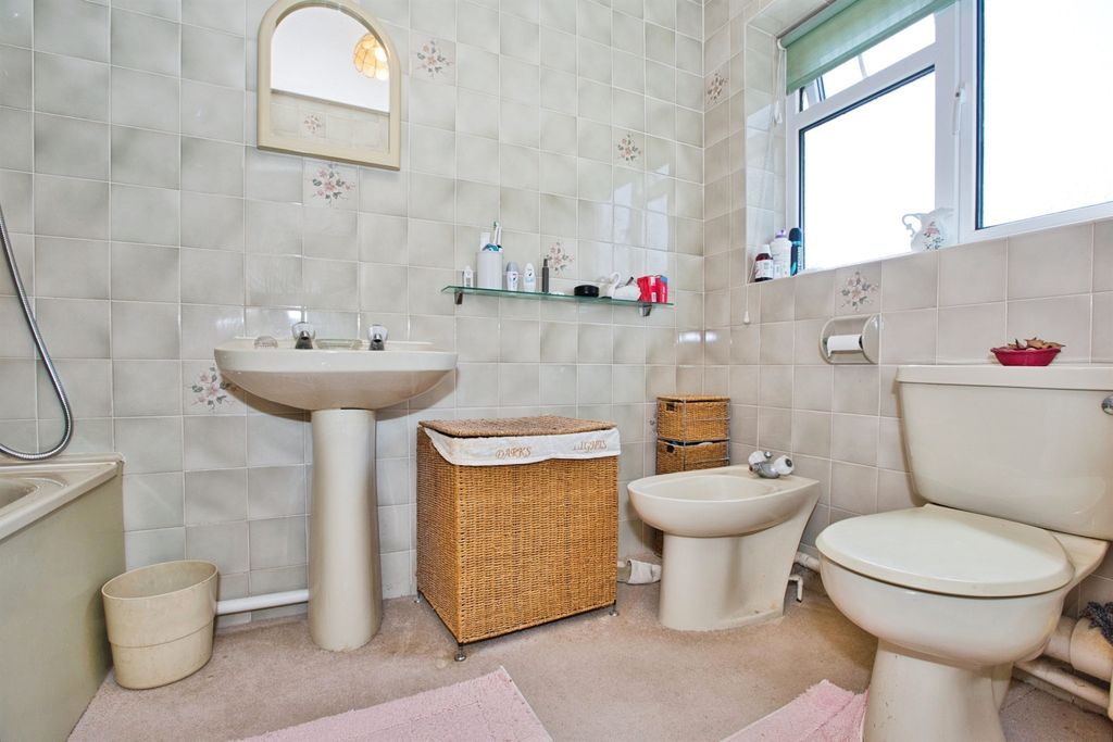 Additional image 6 of 4 bed detached house for saleThe Laurels, Crewkerne TA18