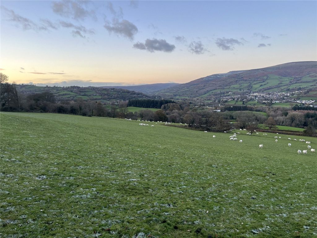 Equestrian for saleCrickhowell, Powys NP8 photo 3