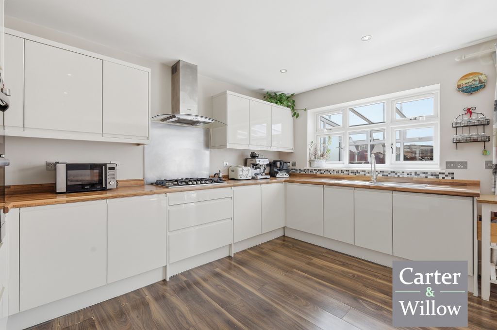 Additional image 6 of 3 bed detached house for saleCadiz Road, Dagenham RM10