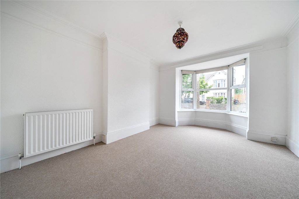 2 bed flat for saleStation Road, Ilminster, Somerset TA19 photo 4