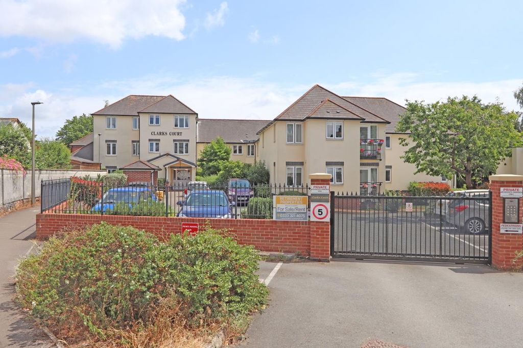 Additional image 2 of 1 bed flat for saleHigh Street, Cullompton EX15