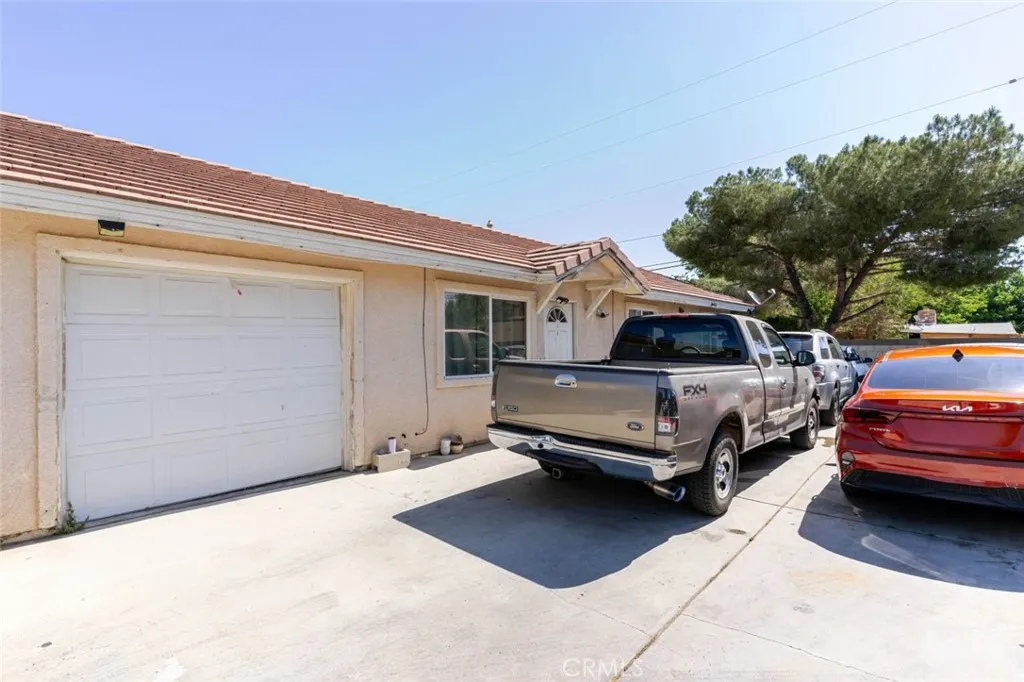 38726 4th Street E, Palmdale, CA 93550
