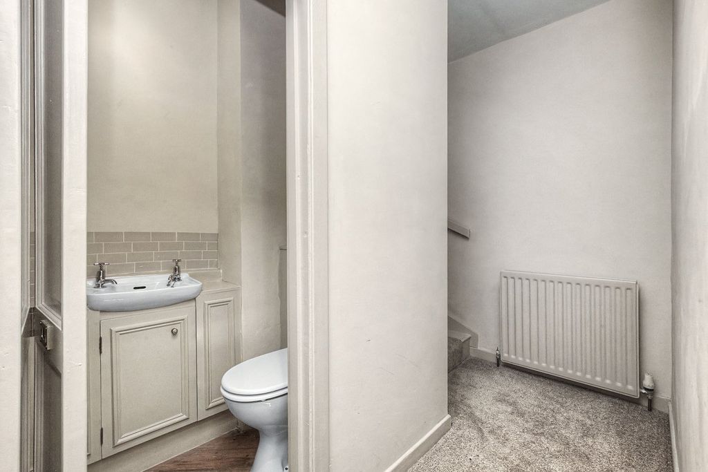 Additional image 6 of 2 bed flat for saleNorth Burnside, Cupar KY15