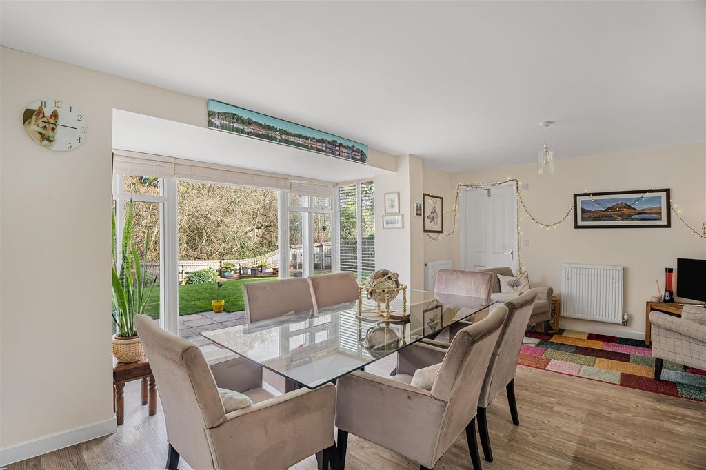 Additional image 4 of 4 bed property for saleCambridge Way, Cullompton EX15