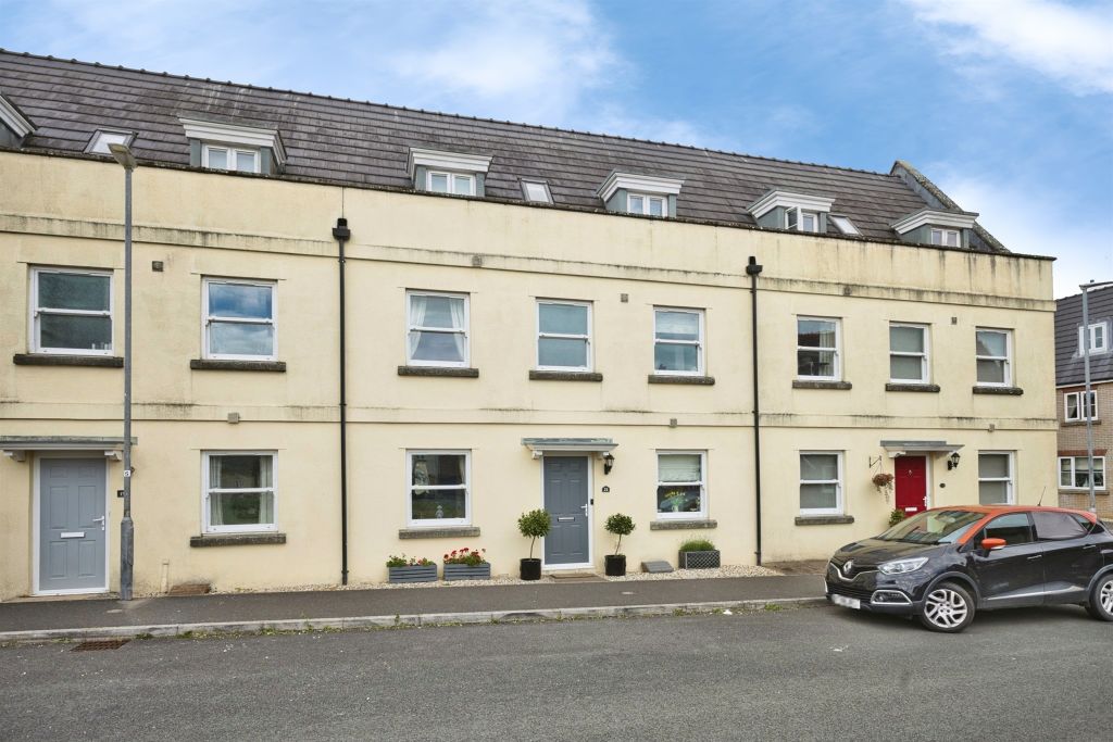 5 bed terraced house for saleOak Drive, Crewkerne TA18