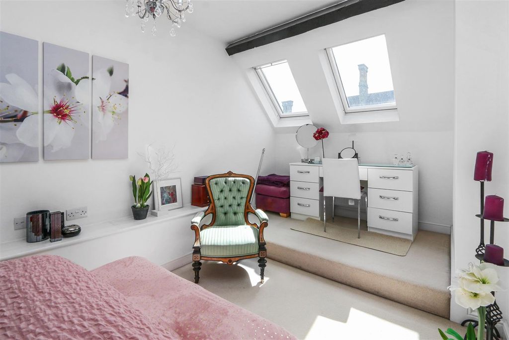 Additional image 19 of 3 bed flat for saleChapel Drive, Dartford DA2