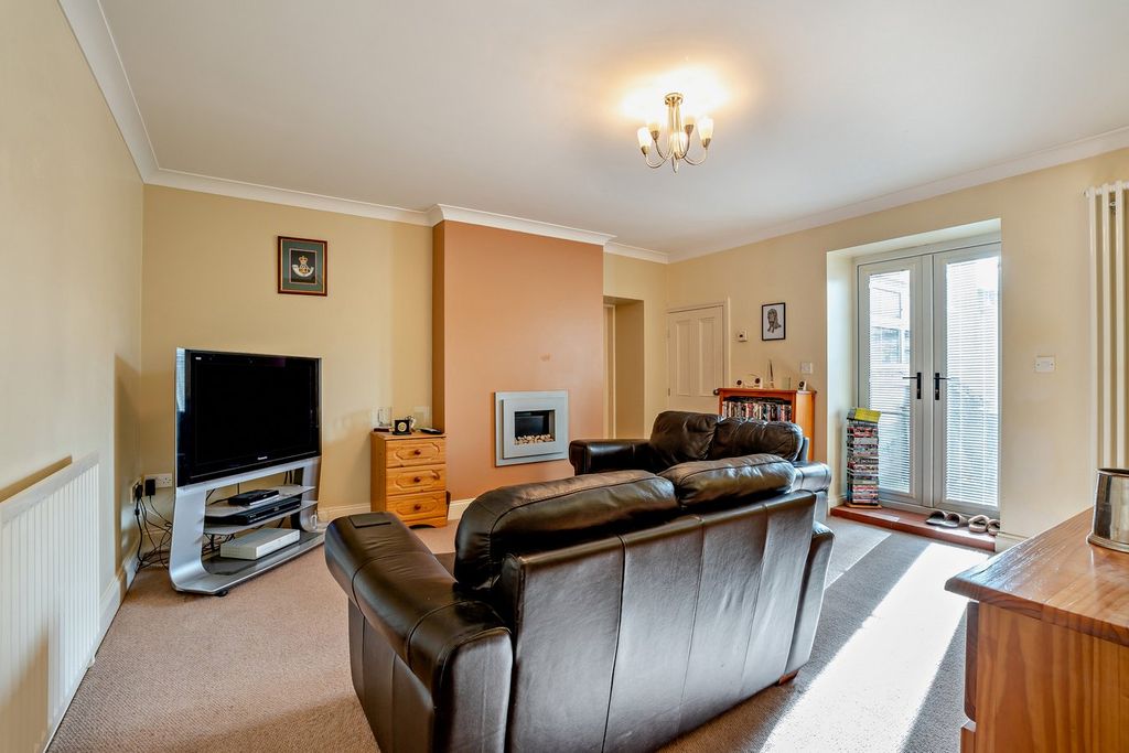 Additional image 2 of 5 bed terraced house for saleCommercial Street, Crook DL15