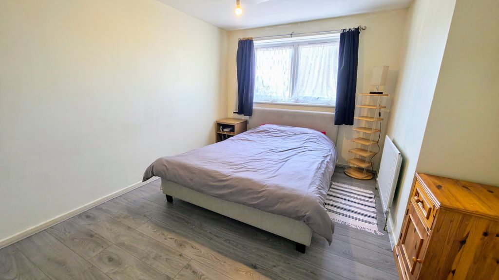 Additional image 13 of 3 bed flat for saleBradwell Avenue, Dagenham RM10