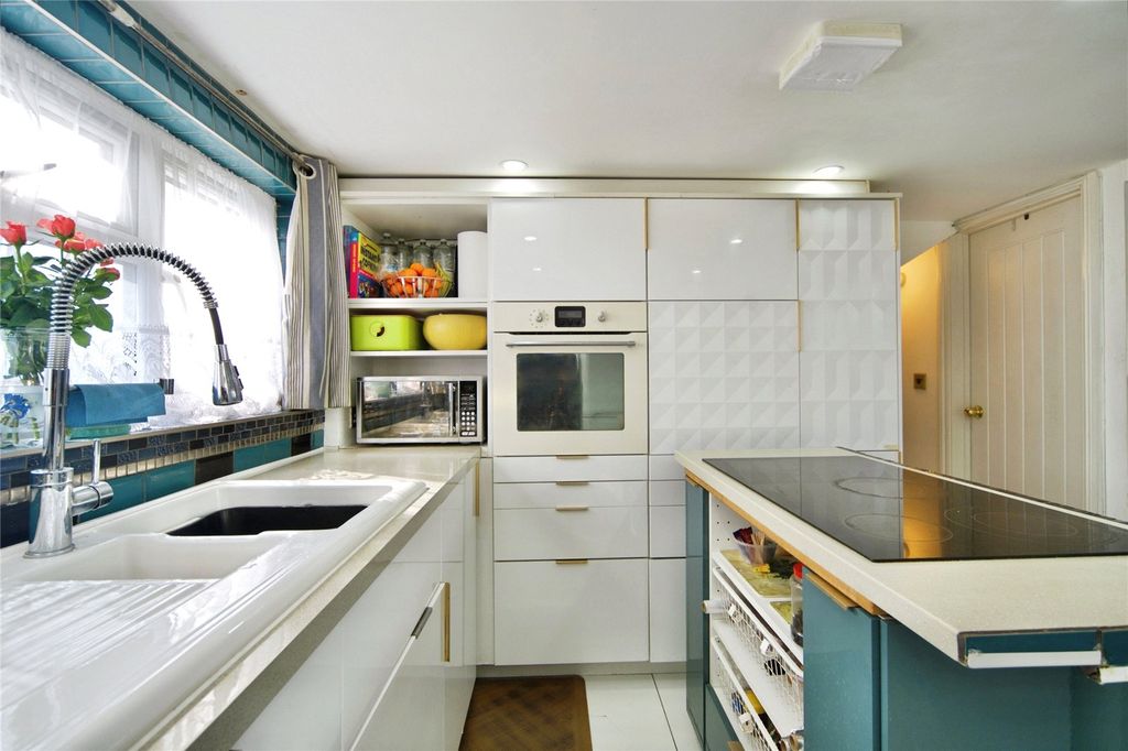 Additional image 2 of 3 bed maisonette for saleRaydons Road, Dagenham, Essex RM9