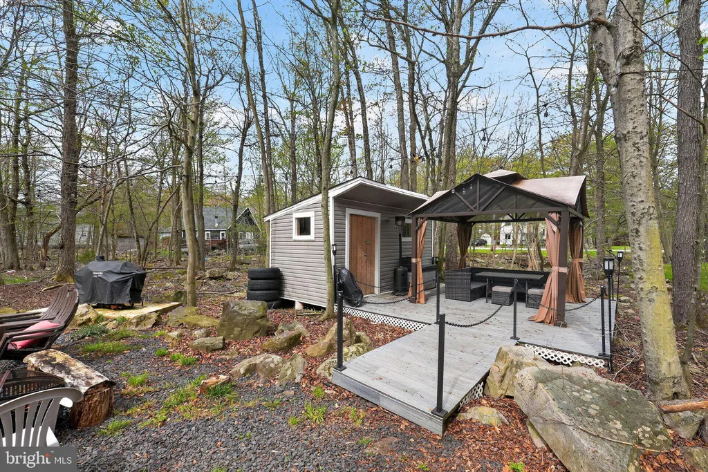 8962 Pheasant Lane, Tobyhanna, PA 18466