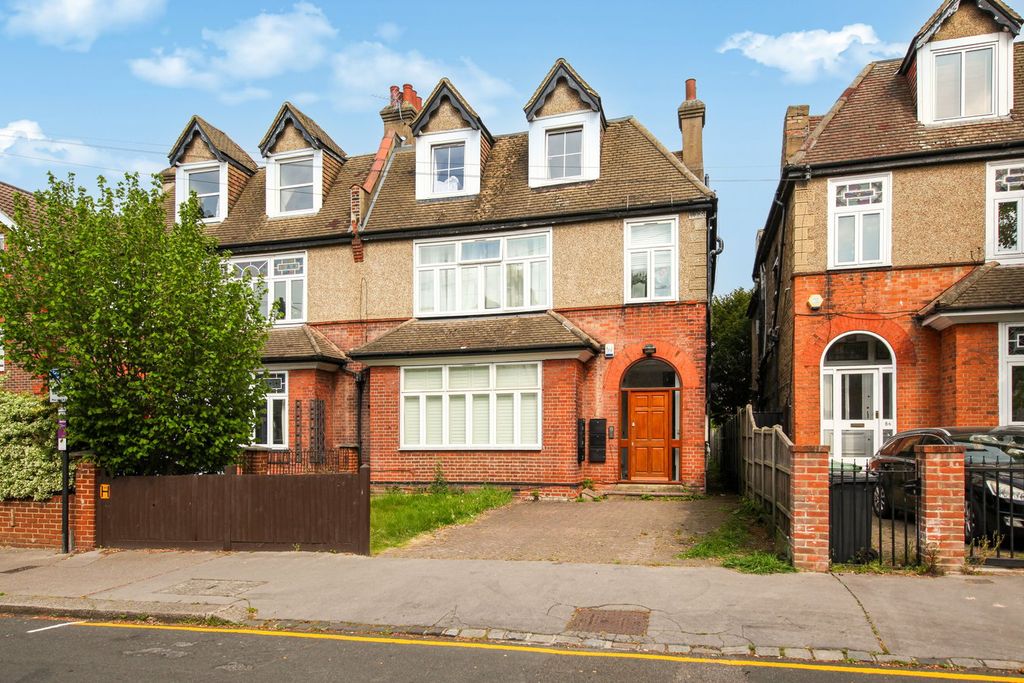Studio for saleOutram Road, Croydon CR0