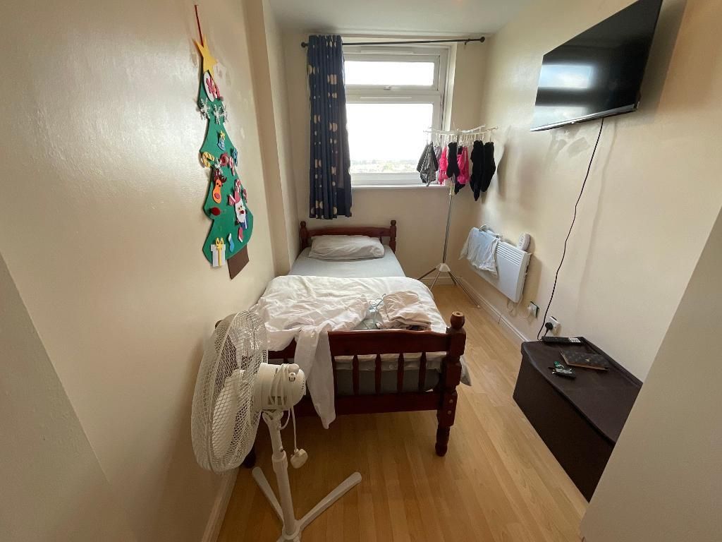 Additional image 8 of 3 bed flat for saleExeter Road, Dagenham RM10