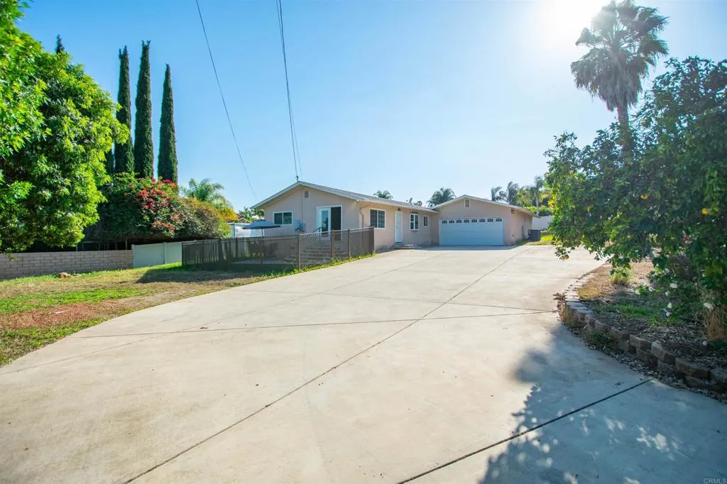 177 Barhaven Lane, Fallbrook, CA 92028 photo 2