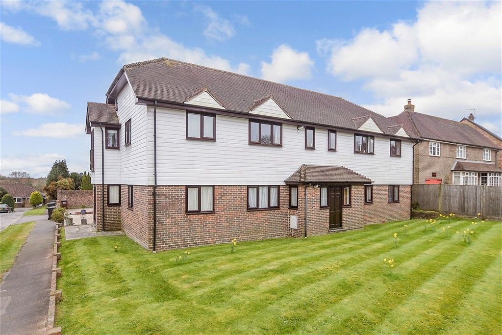 2 bed flat for saleCrowborough Hill, Crowborough, East Sussex TN6 photo 2