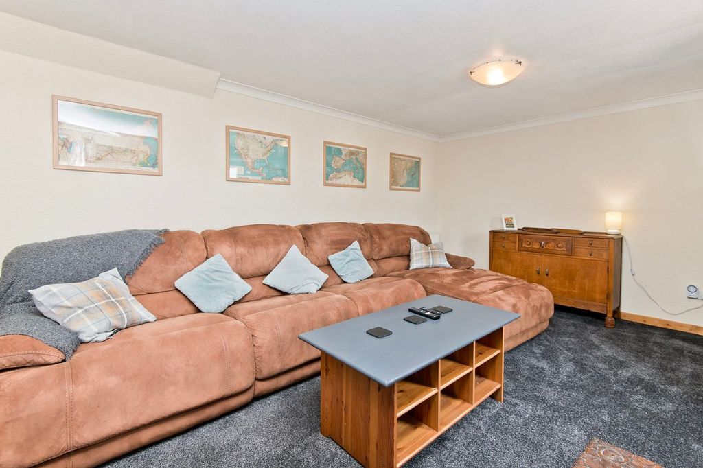 Additional image 5 of 3 bed flat for saleBalgarvie Road, Cupar KY15