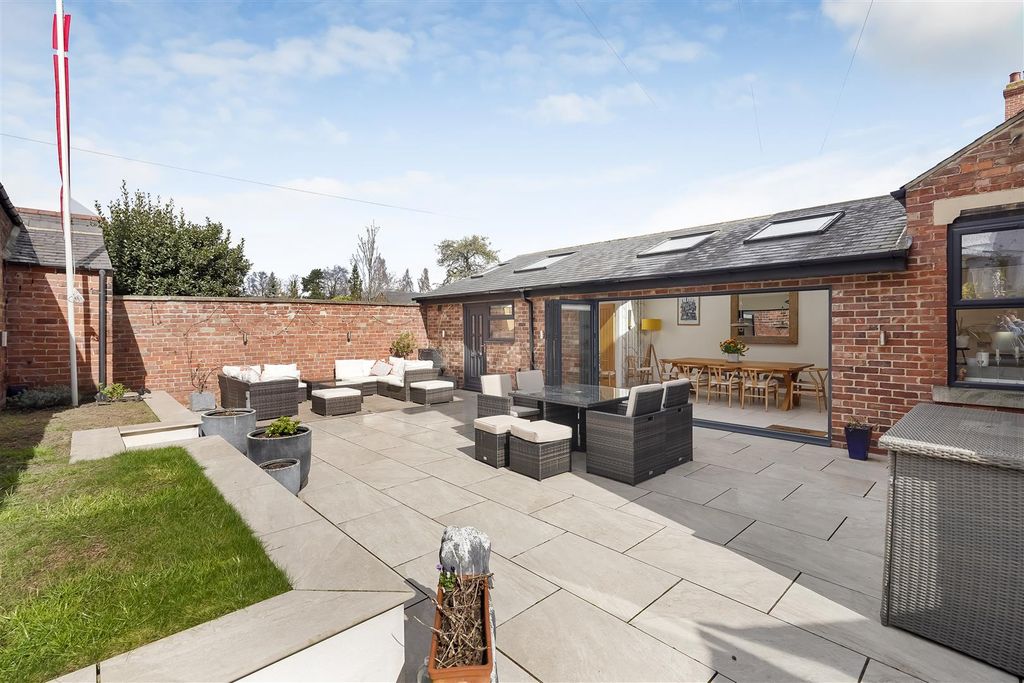 Additional image 27 of 6 bed town house for saleUplands Road, Darlington DL3