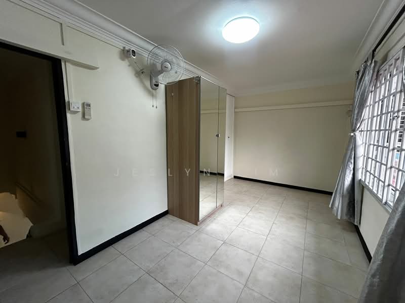 53 Stirling Road photo 4