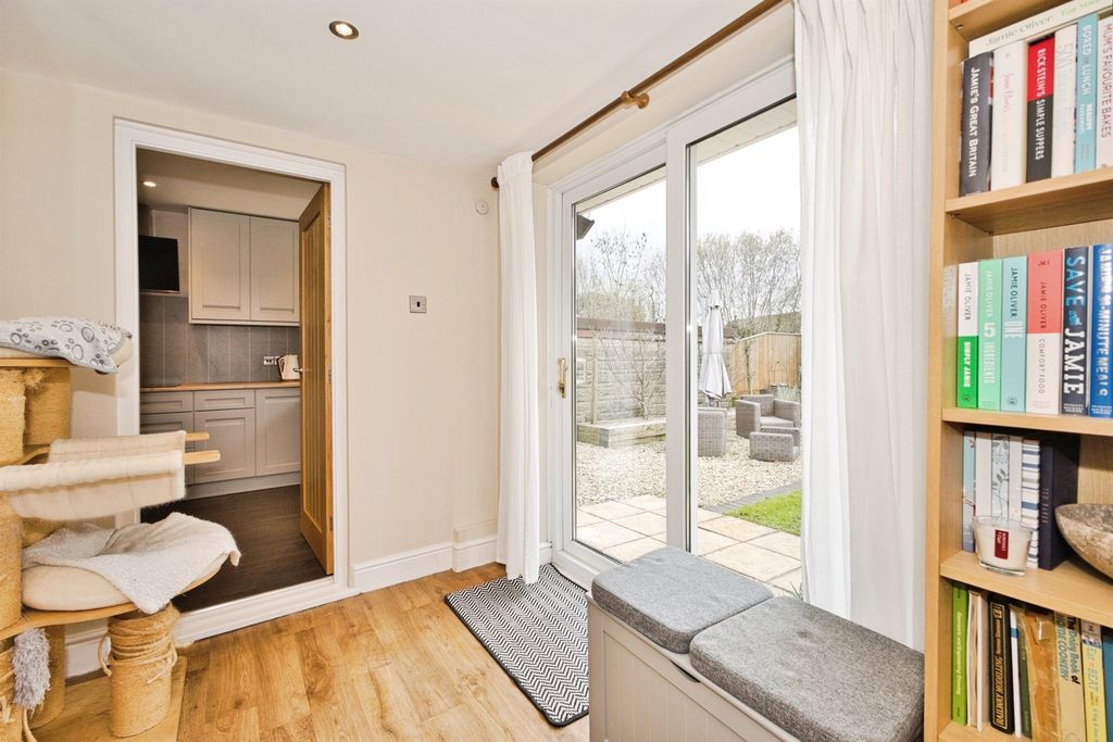Additional image 10 of 3 bed detached house for saleLaburnum Crescent, Crewkerne TA18