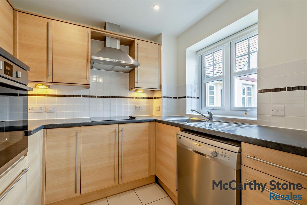 Additional image 5 of 1 bed flat for saleHolmes Place, Crowborough TN6