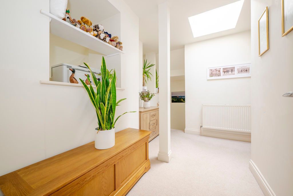 Additional image 8 of 2 bed flat for saleBeacon Gardens, Crowborough TN6