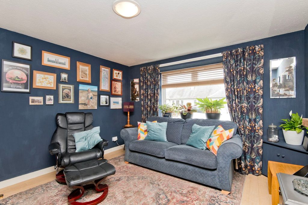 Additional image 2 of 2 bed flat for saleBalgarvie Road, Cupar KY15
