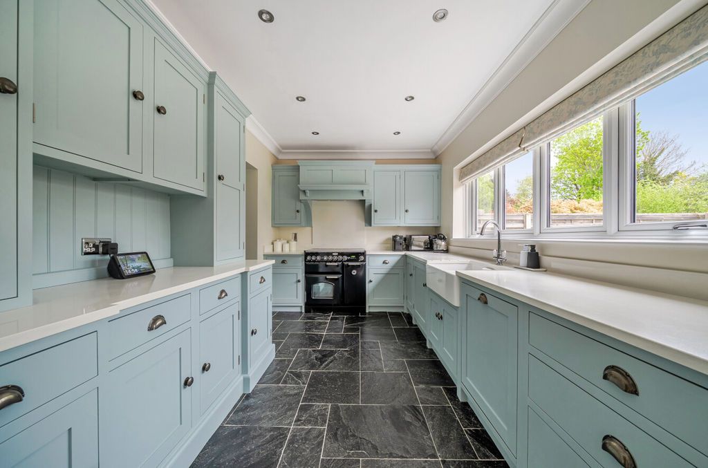 Additional image 12 of 7 bed detached house for saleShepherds Lane, Dartford DA1