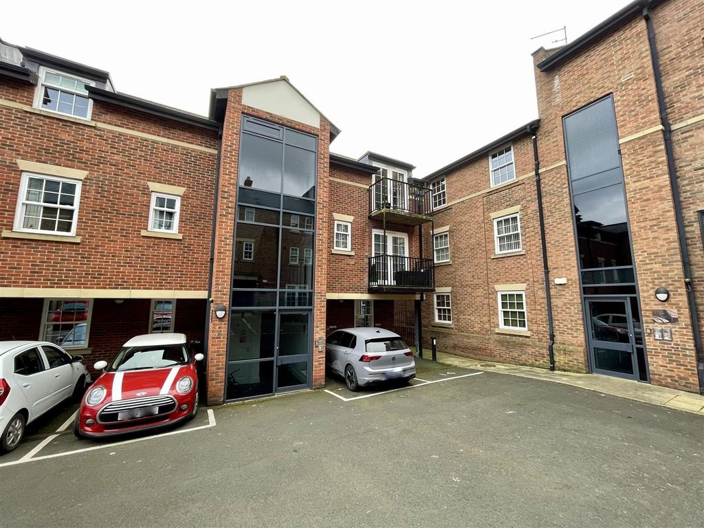 Additional image 4 of 2 bed flat for saleNorthumberland Street, Darlington DL3