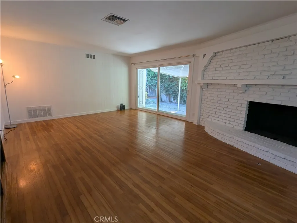 6829 Mclennan Ave, Van Nuys, CA 91406 photo 4