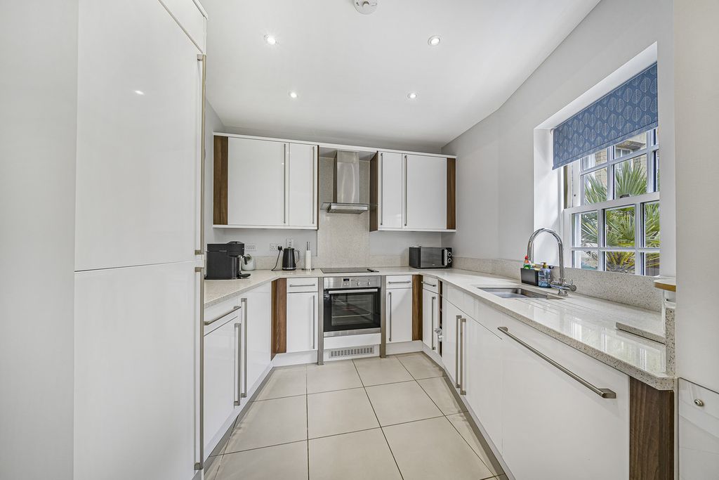 Additional image 9 of 2 bed flat for saleBunstone Hall, Chapel Drive, Dartford DA2