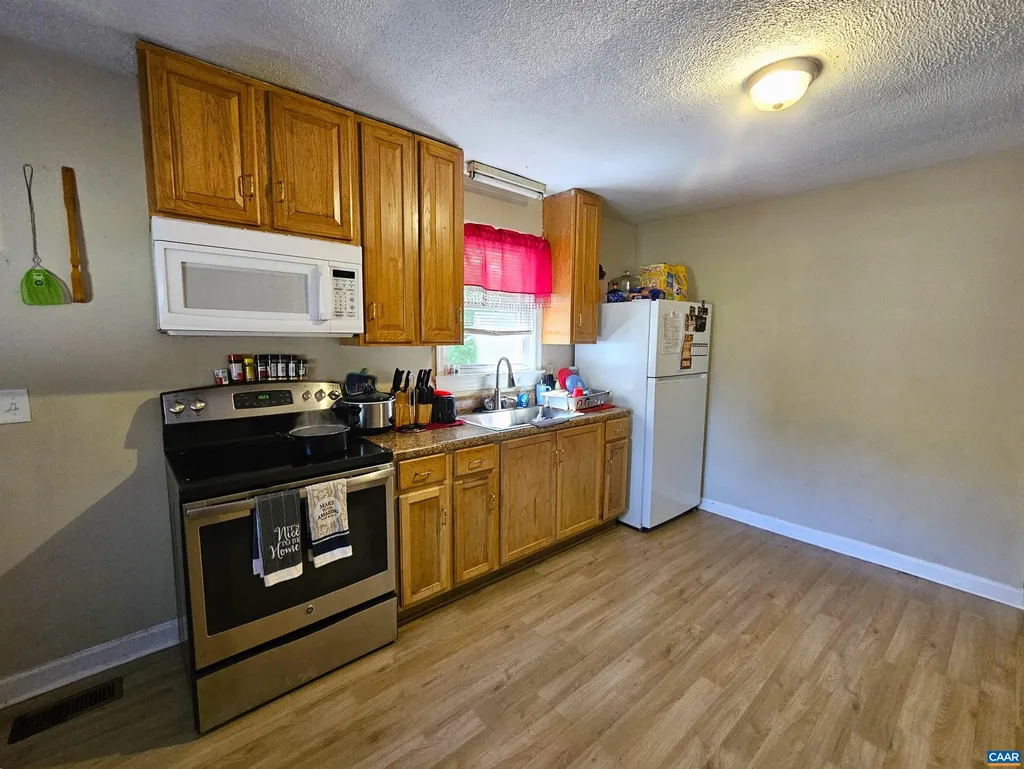 Additional image 7 of 23084 N James Madison Hwy, Dillwyn, VA 23936