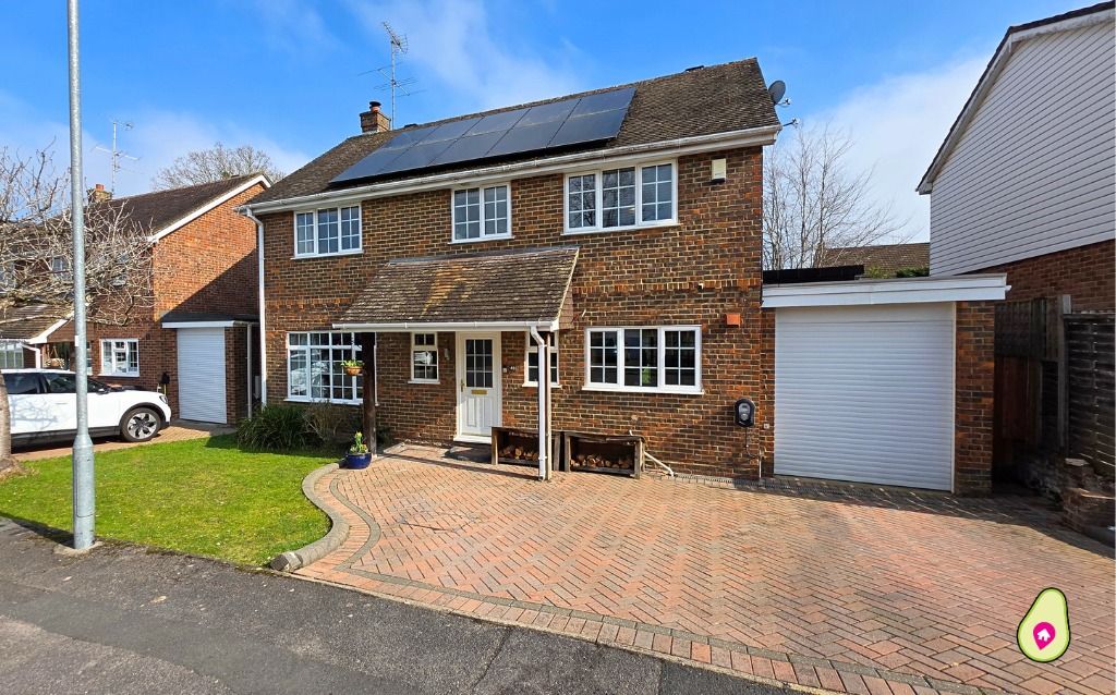 4 bed detached house for saleDukes Wood, Crowthorne, Berkshire RG45